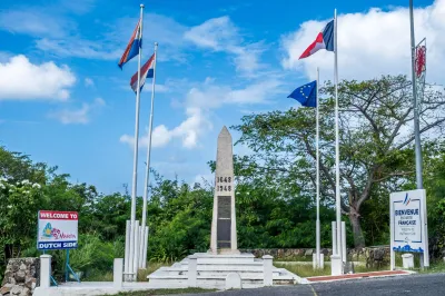 <span> 10 minutes </span> Border Monument