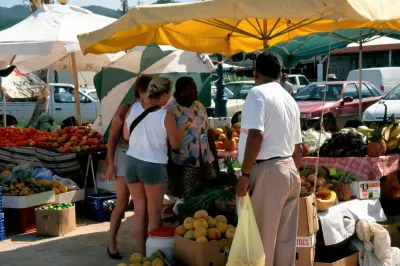 <span> 45 minutes </span> Marigot open market